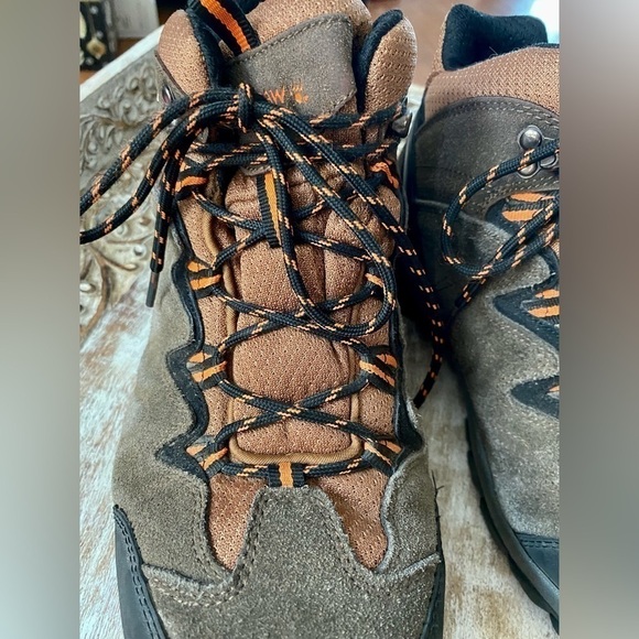 MENS Bearpaw hiking boots, size 10 - Picture 2 of 6